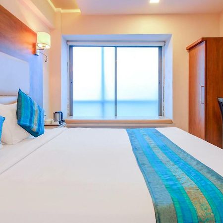 Hotel Oxford Мумбаи Экстерьер фото