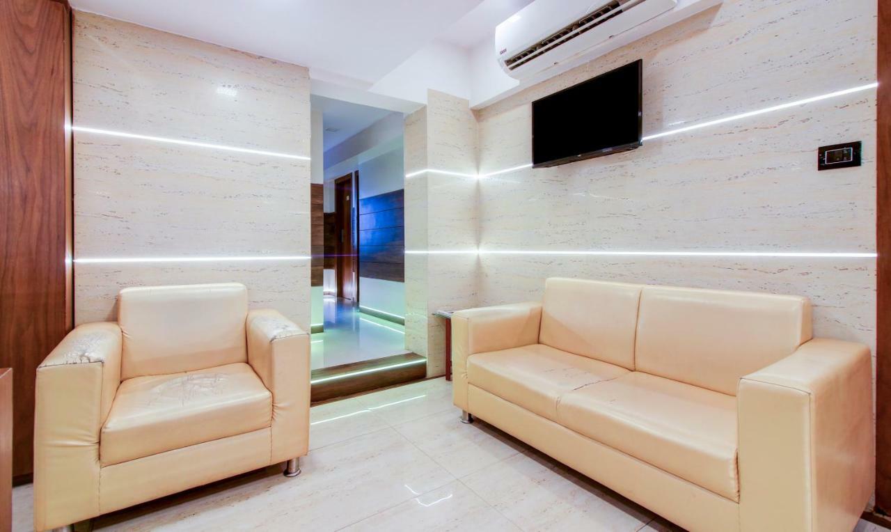 Hotel Oxford Мумбаи Экстерьер фото