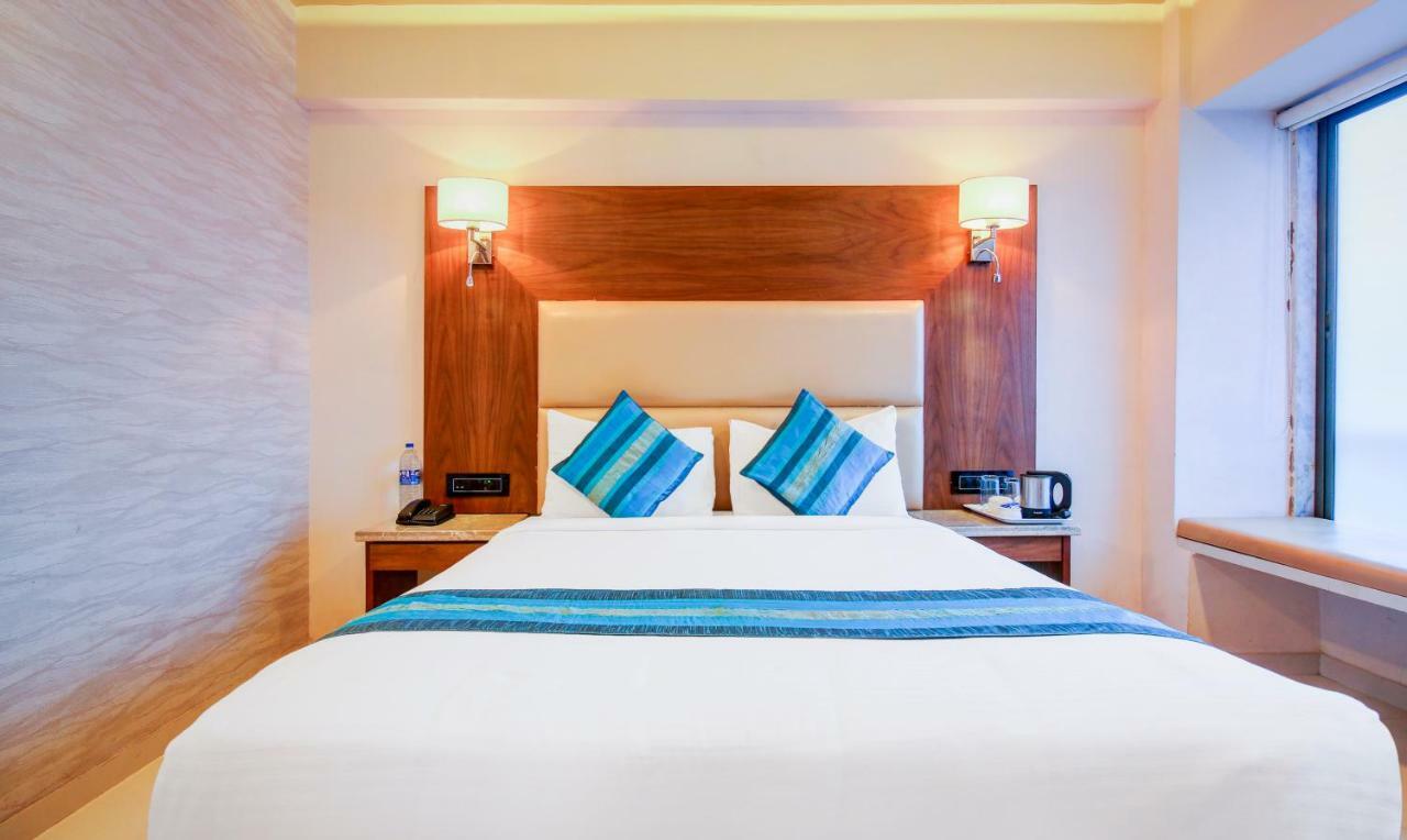 Hotel Oxford Мумбаи Экстерьер фото
