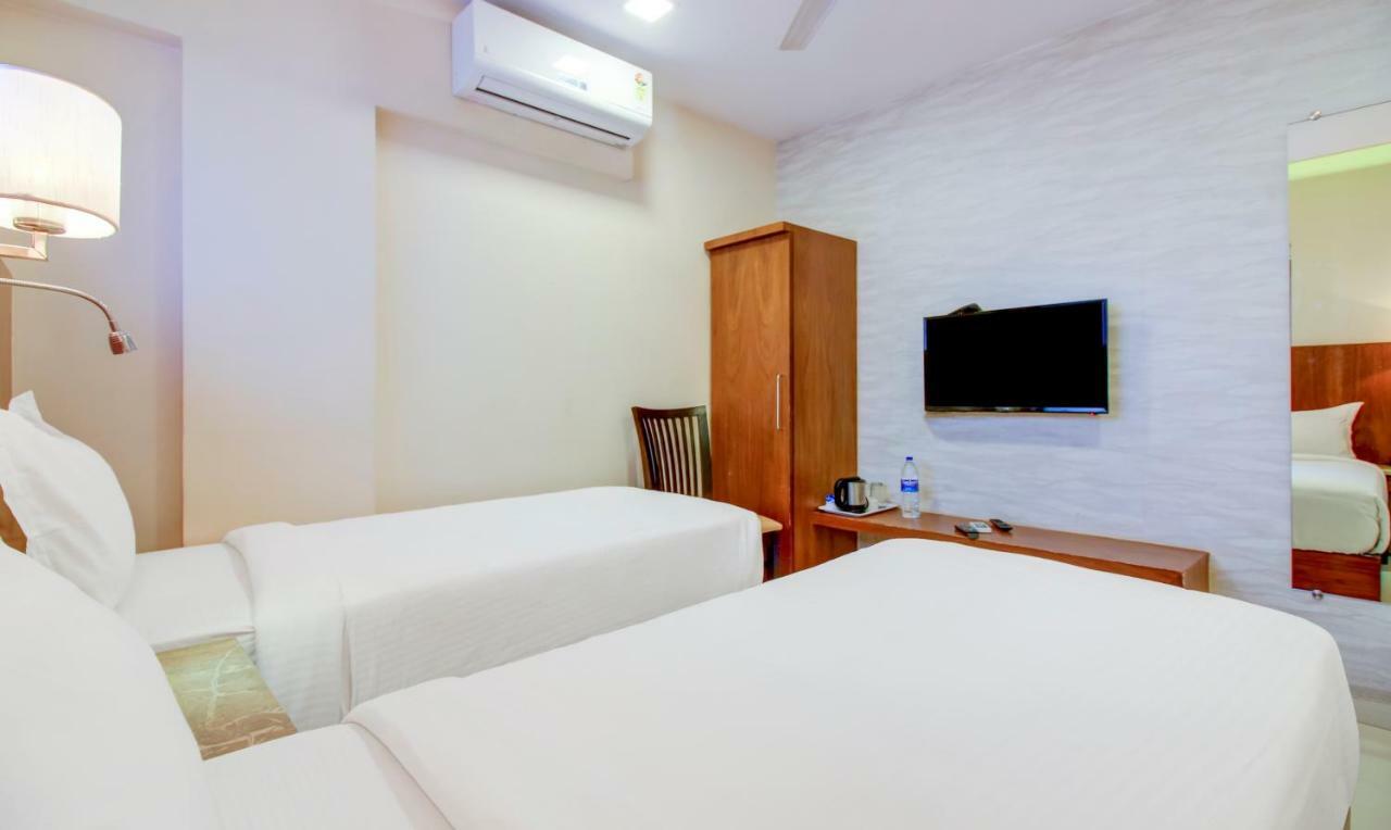 Hotel Oxford Мумбаи Экстерьер фото